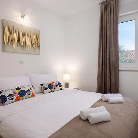 Sissi - 2 Bedroom With Access