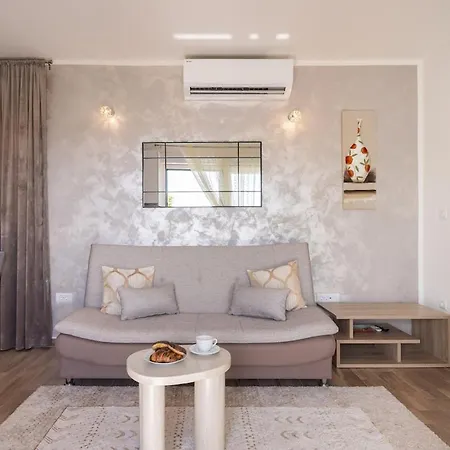 Sissi - 2 Bedroom With Access * 로고즈니차