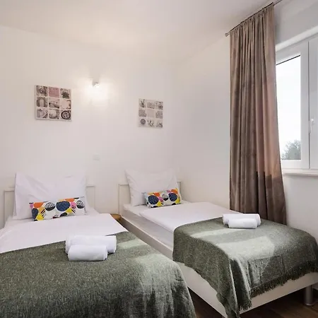 Sissi - 2 Bedroom With Access 아파트 *