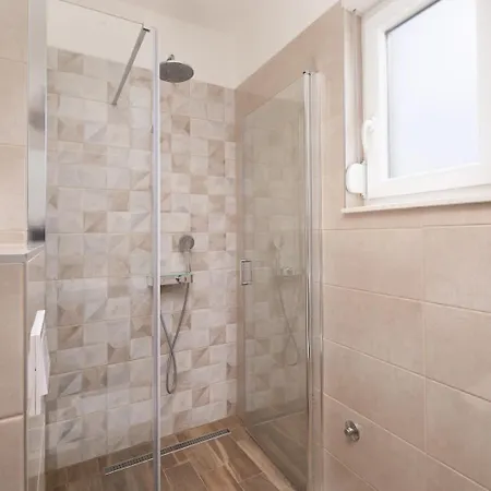 Sissi - 2 Bedroom With Access 아파트